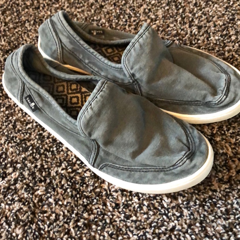 Sanuk shoes